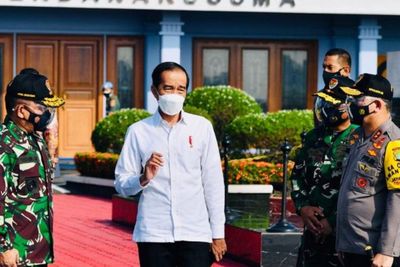 Ke Bali, Presiden Jokowi Tinjau Vaksinasi di Gianyar dan Denpasar