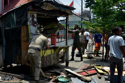 FOTO: Penertiban PKL di Makassar
