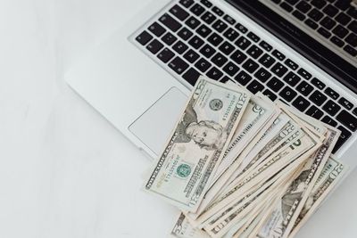 8 Cara Mendapatkan Uang dari Internet untuk Pemula, tanpa Modal!