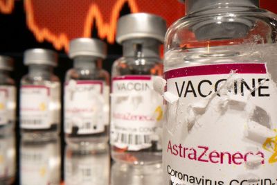 Mengapa Negara-negara Menghentikan Suntikan Vaksin AstraZeneca?