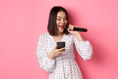 Rekomendasi Aplikasi Karaoke Gratis untuk Pengguna Android dan iOS