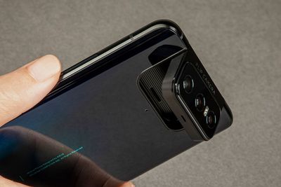 ASUS Zenfone 8 Hadir dengan 3 Varian, Model Mini Miliki Layar OLED 5.9 inci!