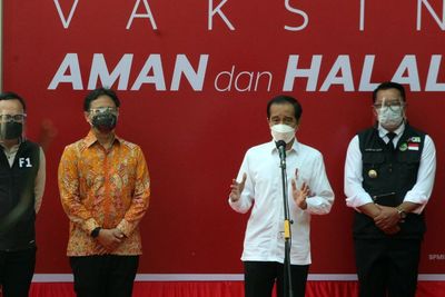 FOTO: Presiden Kunjungi Vaksinasi Drive Thru di Kota Bogor