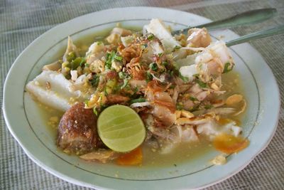 Resep Membuat Soto Banjar Yang Rasanya Nyegerin Banget!