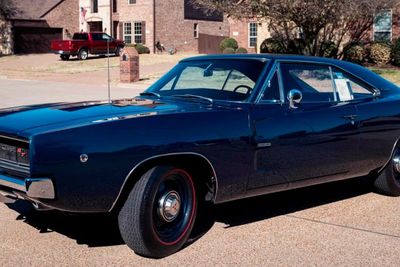 Inilah Tampilan Mobil Dodge Charger Hemi R T 1968!