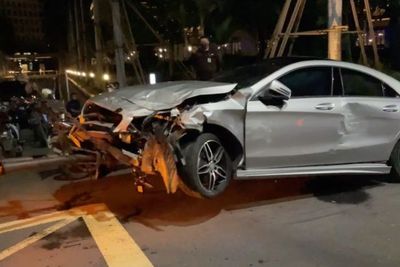 Kecelakaan Mercy Vs Mazda di Senayan, Korban Alami Luka-luka