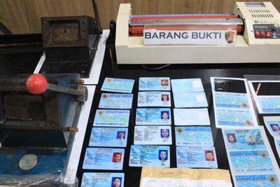 Pembuat E-KTP Palsu Diciduk di Tanjung Priok, Ternyata Sudah Buat Ratusan E-KTP
