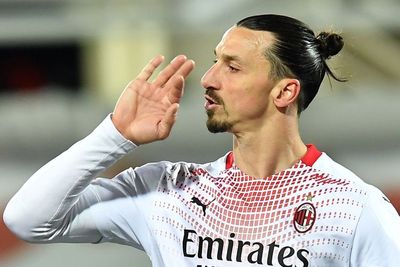 FOTO: Liga Italia, AC Milan Menang Tipis 3-2 Atas Fiorentina