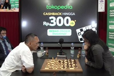 Ditonton 1,2 Juta Secara Live di Youtube, GM Irene Kandaskan Dewa Kipas dalam Dua Babak