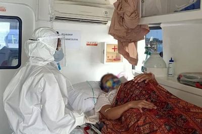 Dinkes DKI Evakuasi Ibu Hamil Kembar Positif Covid-19 Pakai Ambulans Kapal
