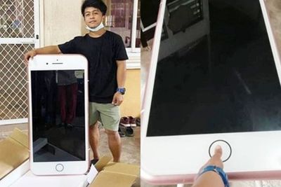 Beli iPhone Lewat Online, Pria Ini Malah Terima Barang yang Berukuran Orang Dewasa