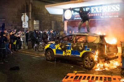 Unjuk Rasa di Bristol, Seorang Polisi Diinjak-injak hingga Alami Kerusakan Paru-paru