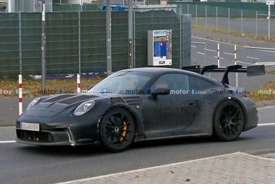 Mobil Porsche 911 GT3 RS Tertangkap Kamera Sedang Melaju di Jalan Raya