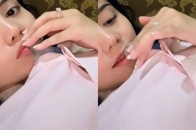 Burung Peliharaan Masuk ke Dalam Pakaian Wanita Ini, Netizen: Pikiran Gua Traveling
