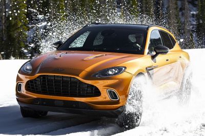 Aston Martin: Penjualan SUV DBX Laris Layaknya Kue Panas !