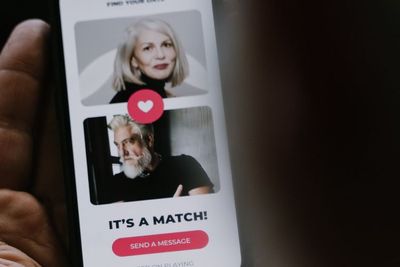 Tinder Jalin Kerja Sama dengan Lyft, Hadirkan Fitur Baru di Aplikasi!