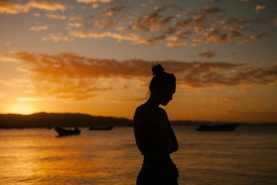 Galau Terus Mikirin Mantan? Lupakan dengan 3 Tips Berikut Ini