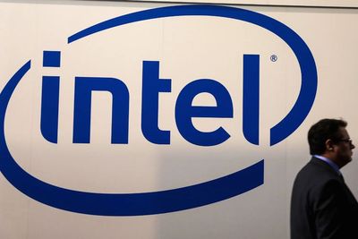 Intel Mau Bantu Apple untuk Produksi Chipset Apple Silicon di Masa Depan