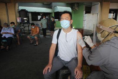 Hasil Survei: Warga DKI Jakarta Paling Ogah Disuntik Vaksin Covid-19, Ini Alasannya