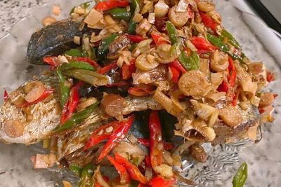 Beginilah Cara Mudah Membuat Ikan Goreng Tumis Kecombrang