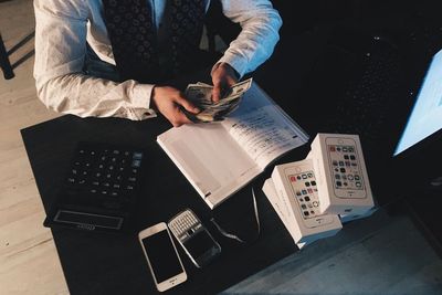 Studi Ini Ungkapkan Keuangan Finansial Kritis pada Kaum Muda!