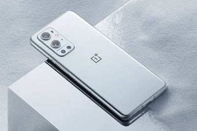 DisplayMate Berikan Skor A+ untuk Layar LTPO AMOLED dari OnePlus 9 Pro