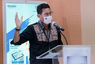 Upaya Pulihkan Pariwisata, Menparekraf Rilis Kartu Prakerja Pelaku Parekraf di Danau Toba