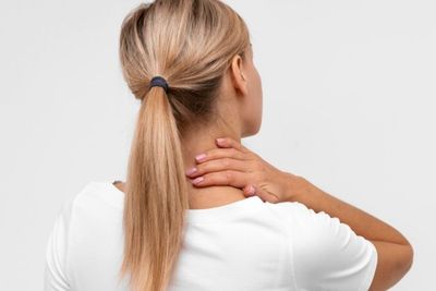 Cara Mencerahkan Leher Gelap, Cukup Pakai Bahan Alami