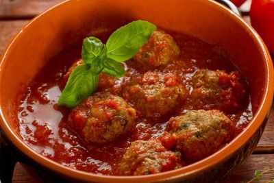 Resep Bola Daging Saus Tomat ala Italia Yang Bisa Kamu Coba di Rumah
