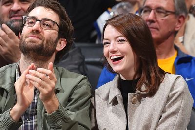 Pernah Berpikir Tak Ingin Punya Anak, Emma Stone Akhirnya Lahirkan Bayi Pertamanya