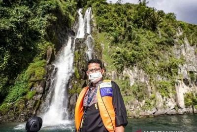 Bertolak ke Samosir, Menparekraf-Komisi X DPR Kolaborasi Genjot SDM Parekraf Danau Toba