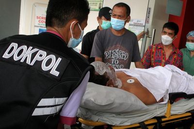 Dua Satpam Heroik Cegah Pelaku Bom Masuk Gereja Alami Luka Bakar & Gangguan Pendengaran