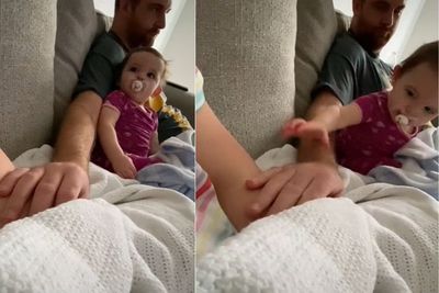 Gemes! Bayi Perempuan Ini Marah saat Ayahnya Pegang Tangan Ibunya, Langsung Ditarik