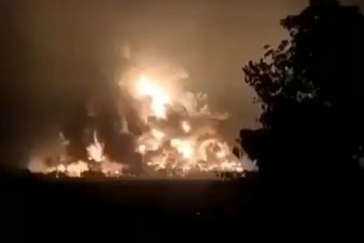 Kilang Minyak Balongan Terbakar, Pertamina Upayakan Pemadaman Api dan Evakuasi Warga