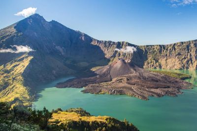 Mulai 1 April, Pendakian ke Gunung Rinjani Kembali Dibuka, Ini Aturannya