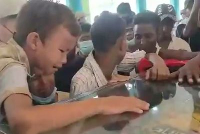 Tangis Menyayat Hati Bocah Ratapi Kematian Sahabatnya, Ditembak Aparat Myanmar di Kepala