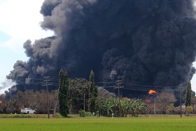 2 dari 4 Titik Api di Kilang Balongan Akhirnya Padam, Sisanya Masih Terbakar