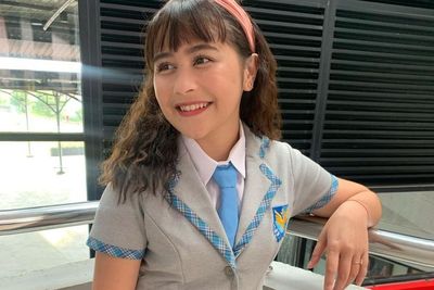 Penampilan Prilly Latuconsina saat Main Perosotan Bikin Netizen Gemes: Anak TK Mana Ini