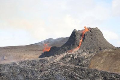 Gunung Berapi di Islandia Bisa Saja Meletus Bertahun-tahun, Menjadi Tempat Pariwisata!