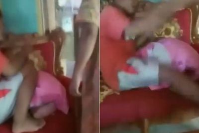 Nggak Terima Ditegur, Remaja Ini Malah Tendang dan Teriaki Ibunya: Bacot!