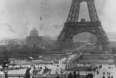 Peristiwa 31 Maret: Menara Eiffel Diresmikan hingga Pembajakan Pesawat Garuda di Bangkok