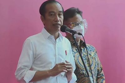 Perbankan dan Pasar Modal Divaksin Covid-19, Jokowi Harap Perekonomian Semakin Pulih