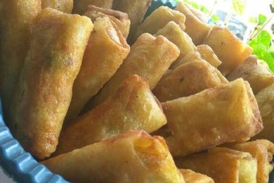 Cara Mudah Membuat Lumpia Isi Sayuran Yang Bisa Kamu Tiru di Rumah