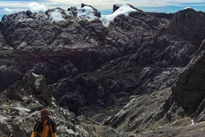 BMKG Prediksi Es di Puncak Jaya Wijaya Papua Hilang 2025