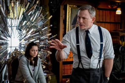 Netflix Keluarkan Dana Rp 6,5 T Untuk Beli Hak Cipta Sekuel Knives Out