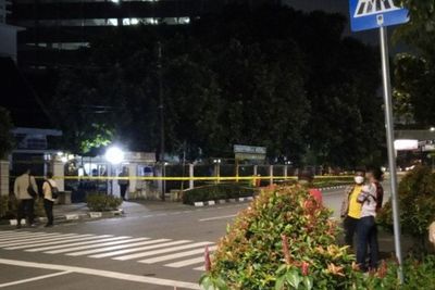 Sebuah Majalah Bertuliskan Nada Provokatif di Halte Melawai, Petugas Pasang Police Line