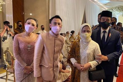 Raffi Ahmad Foto dengan Presiden Jokowi di Pernikahan Atta-Aurel, Pak Prabowo Gak Ikut?