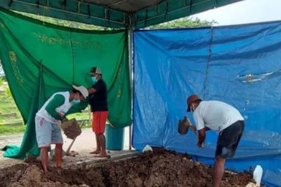 Makam Anak Dibongkar dan Jenazah Diautopsi, Erlita Dewi: Maafin Mami, Semua Demi 3 Adikmu