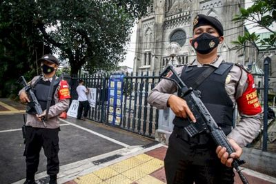 Meski Marak Aksi Teror, Jemaat Gereja Katedral Jakarta Tetap Tenang karena Ada Aparat