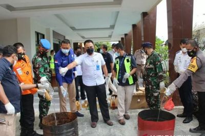Bandara Sam Ratulangi Manado Musnahkan Barang Sitaan, Dominan Miras Cap Tikus